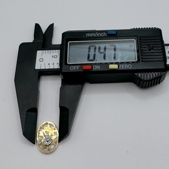 AVON Vintage Gold-Tonę Floral Cutout Earrings - Picture 14 of 14